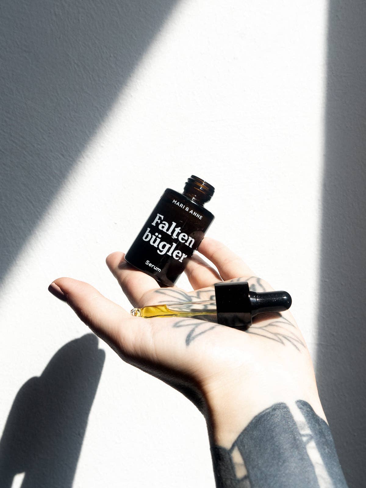 Faltenbügler — Serum